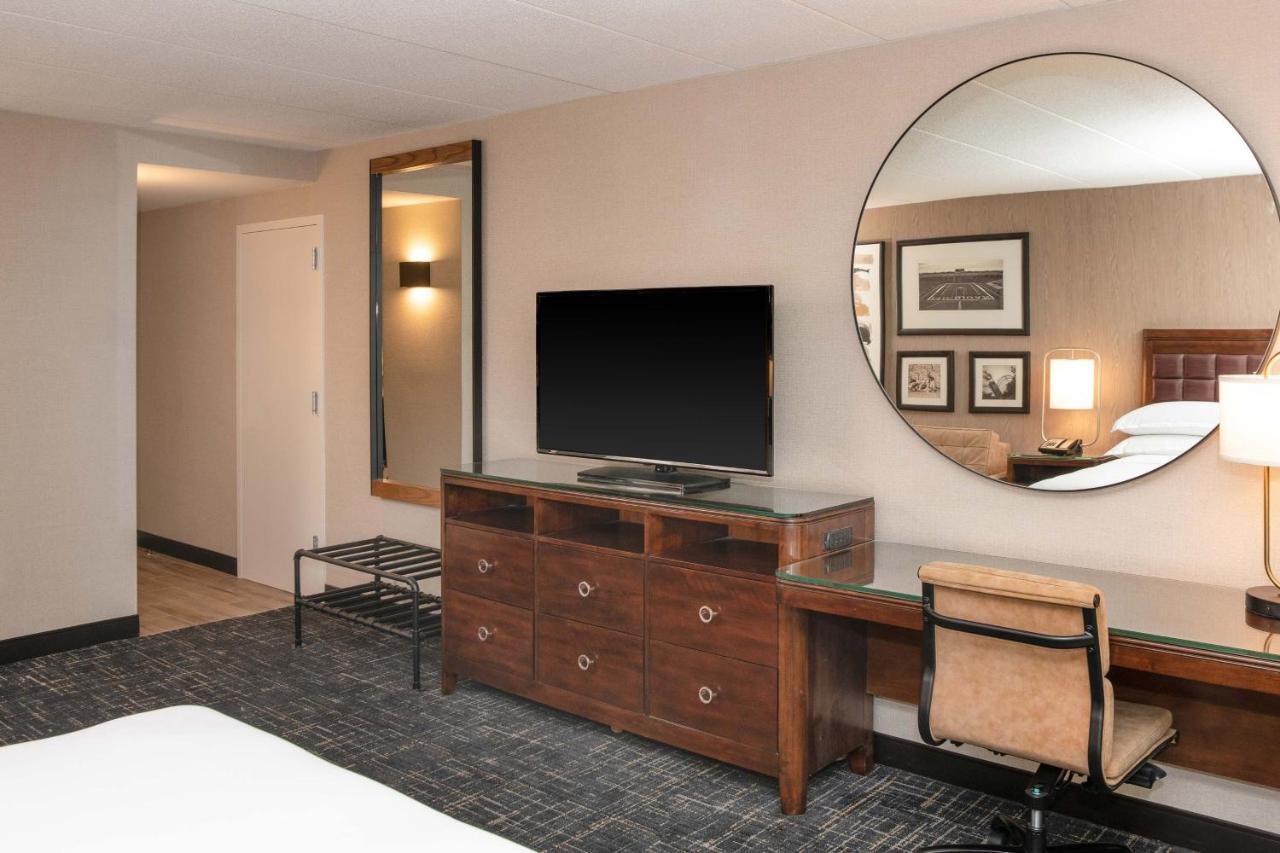 Sheraton Ann Arbor Hotel Esterno foto